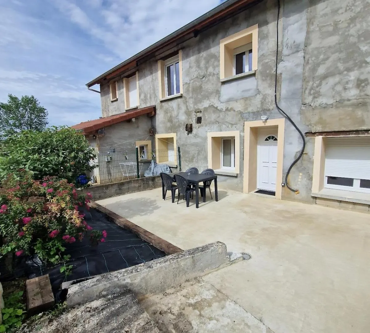 Appartement Avec Exterieur Pour 3 A 4 Personnes Véranne Apartman